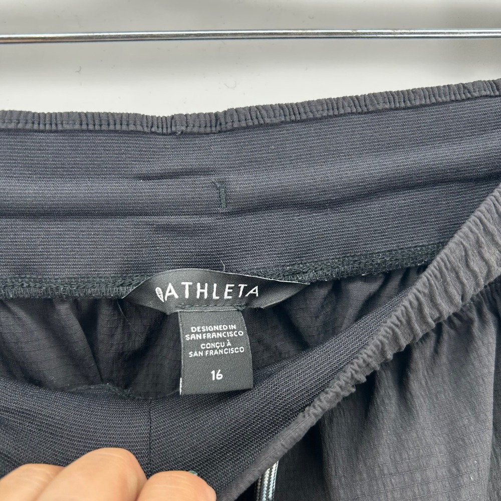 Athleta Trekkie Straight Crop Pants Womens 16 Black Ripstop Hiking Gorpcore - Picture 3 of 8